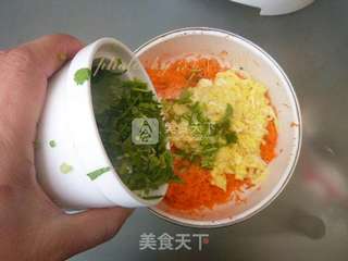 胡萝卜鸡蛋大包子的做法步骤:5