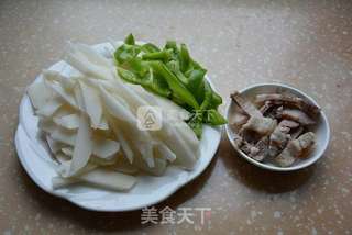 佛手瓜炒肉的做法步骤：2