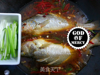吃过这顿再减肥=米饭杀手啤酒豆瓣焖黄鱼的做法步骤:11