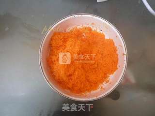 胡萝卜鸡蛋大包子的做法步骤:3