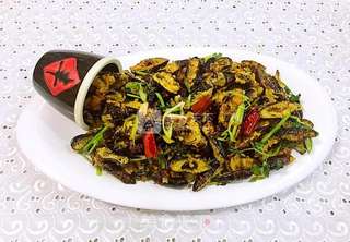 干煸蚕蛹的做法步骤:17