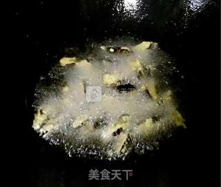 干煸蚕蛹的做法步骤:6