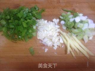 茭白烩香菇的做法步骤:3