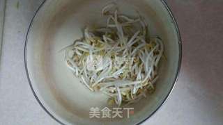 尖椒豆芽炒魔芋豆腐的做法步骤：3