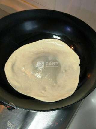 春饼(又称卷饼)的做法步骤:7