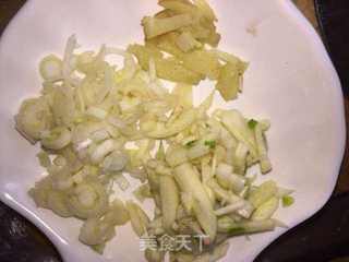 鱼香肉丝的做法步骤:3