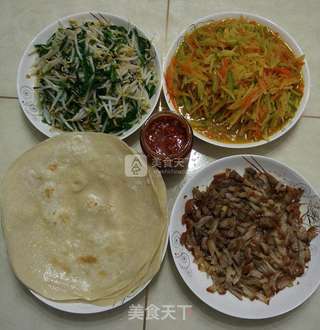 春饼(又称卷饼)的做法步骤:11