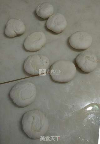 春饼(又称卷饼)的做法步骤:2
