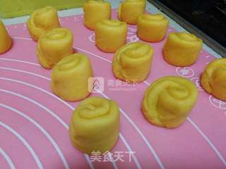 金钱卷面包的做法步骤:14
