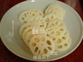 藕片炒瘦肉的做法步骤:2