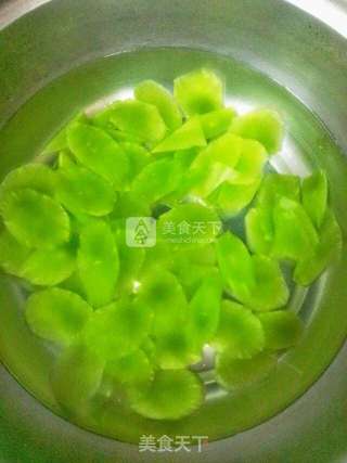 莴笋炒肉的做法步骤:3