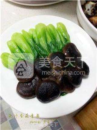 浇汁香菇青菜的做法步骤:5