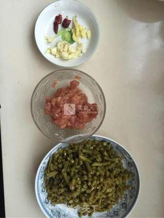 咸缸豆炒肉丁的做法步骤:7