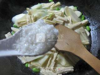 #毛豆腐竹烧茭白的做法图解7