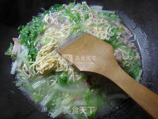 咸肉白菜煮干丝的做法步骤：7