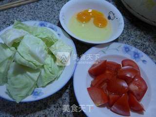 番茄鸡蛋炒圆白菜的做法步骤：1