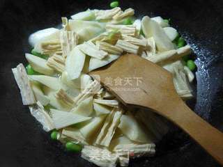 #毛豆腐竹烧茭白的做法图解5