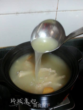 无花果雪梨煲猪展汤的做法步骤:7