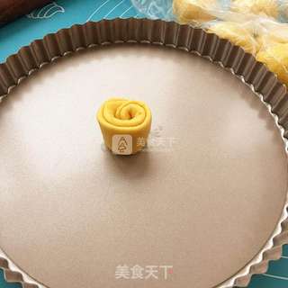 金钱花排包的做法步骤：10