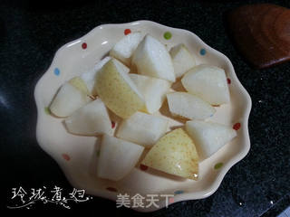 无花果雪梨煲猪展汤的做法步骤:3