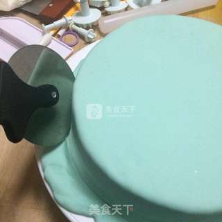 雪娃娃翻糖蛋糕的做法步骤:4