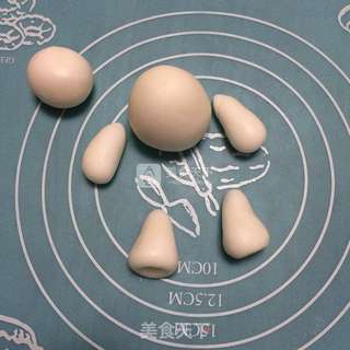 雪娃娃翻糖蛋糕的做法步骤:9