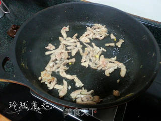  韭黄肉丝炒鸡蛋的做法步骤：3