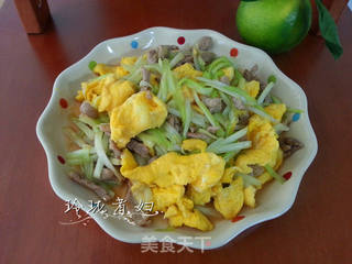  韭黄肉丝炒鸡蛋的做法步骤：6