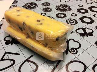 冻切片快手饼干之——蓝莓饼干by:普蓝高科蓝莓美食特约撰稿人的做法步骤:7