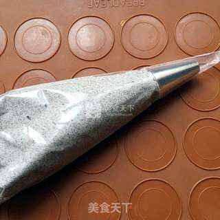 黑芝麻粉马卡龙的做法步骤:7