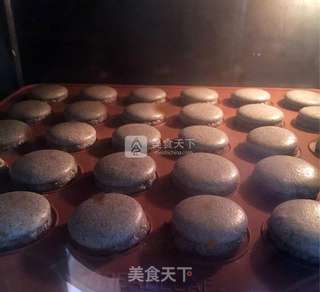 黑芝麻粉马卡龙的做法步骤:12