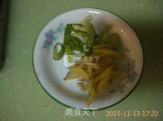 家常炖鲳鱼的做法步骤:2