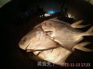家常炖鲳鱼的做法步骤:4