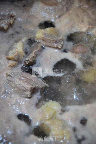 用咖喱温暖这个冬天【咖喱牛肉】的做法步骤:4
