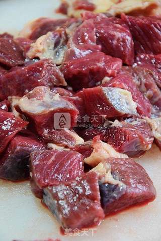 用咖喱温暖这个冬天【咖喱牛肉】的做法步骤:3