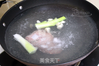 韩式辣牛肉汤的做法步骤:2