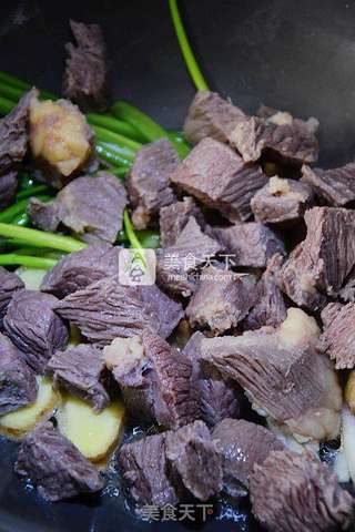 用咖喱温暖这个冬天【咖喱牛肉】的做法步骤:8