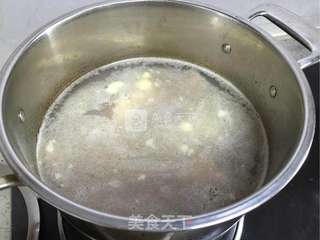牛排清炖白萝卜的做法步骤:2