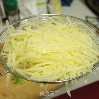 胡萝卜炒土豆丝的做法步骤:3