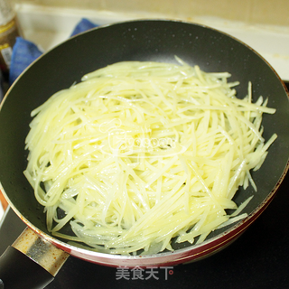 胡萝卜炒土豆丝的做法步骤:4