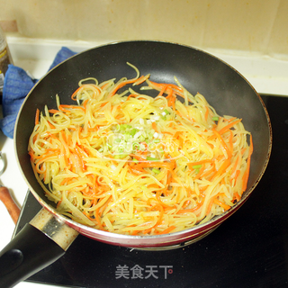 胡萝卜炒土豆丝的做法步骤:7