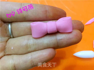 hellokitty翻糖蛋糕的做法步骤:32