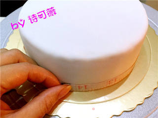 hellokitty翻糖蛋糕的做法步骤:15