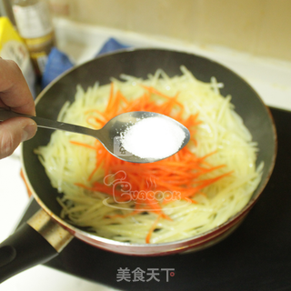 胡萝卜炒土豆丝的做法步骤:5