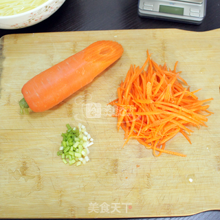 胡萝卜炒土豆丝的做法步骤:2