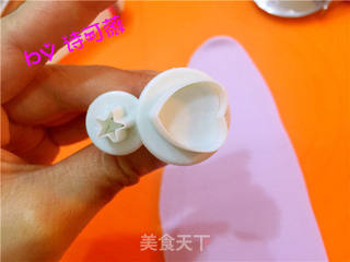 hellokitty翻糖蛋糕的做法步骤:20
