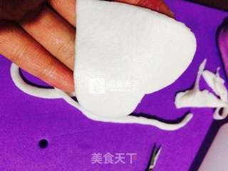 翻糖蛋糕戒指礼盒的做法步骤:7