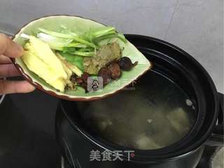 牛排清炖白萝卜的做法步骤:8