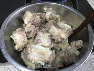牛排清炖白萝卜的做法步骤:3