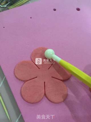 翻糖蛋糕~花的做法步骤:6